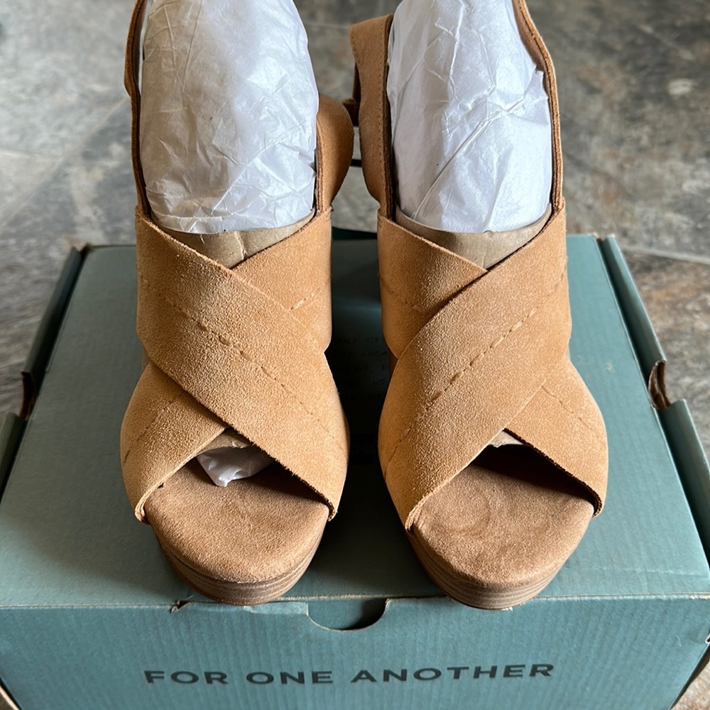 NWT Toms Ibiza Sandal, 7.5
